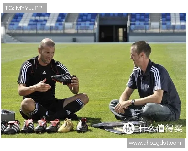 球星是否会赠送足球鞋给粉丝或队友有什么实际案例和内幕揭秘